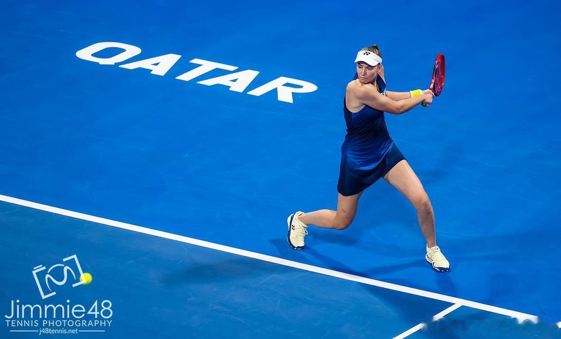 注意看这个小美是迪拜头号种子了世界排名前两位的萨巴伦卡和斯瓦泰克双双宣布退出迪