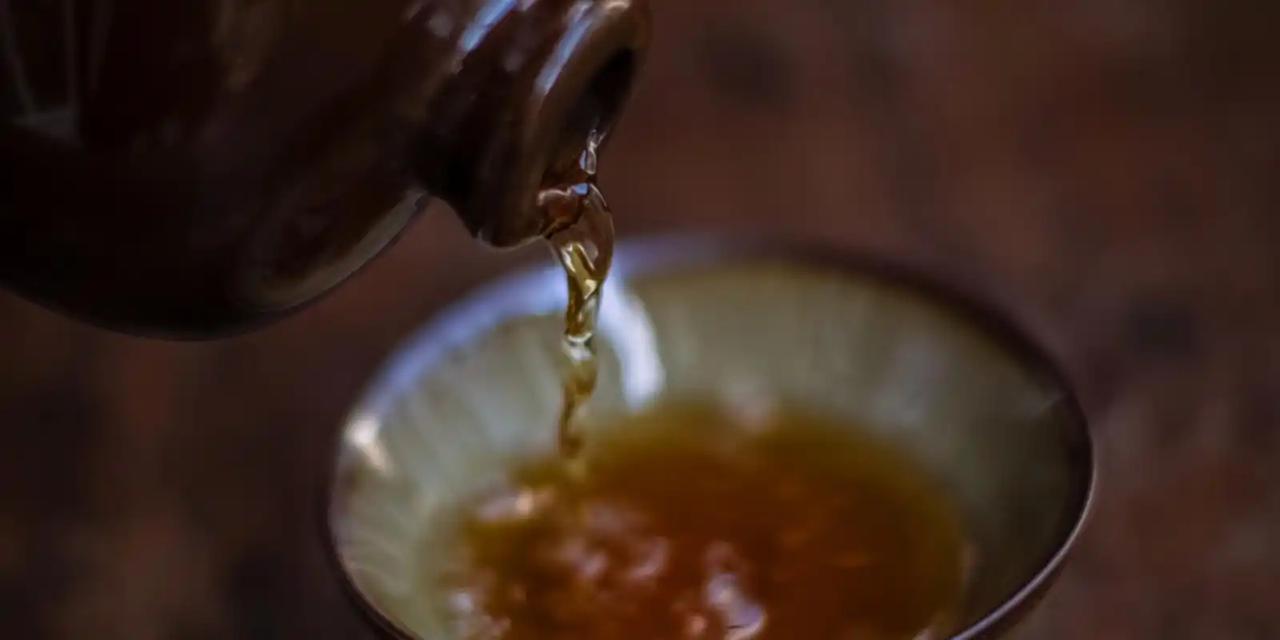 黄酒为什么再引关注！医生多次告诫：高血脂患者想喝白酒时，一定注意这8点！近