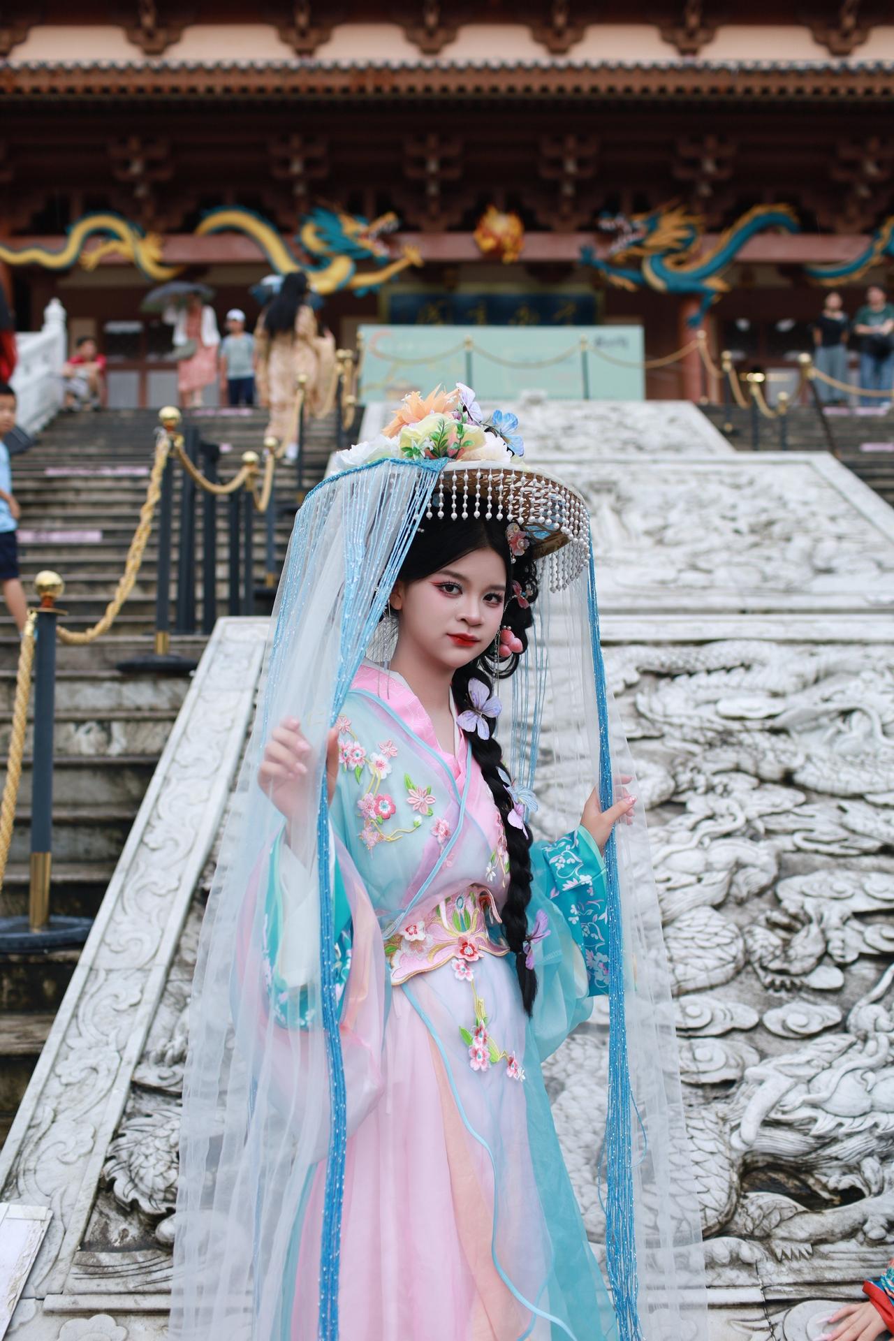 古镇打卡汉服物质文化传承古建打卡汉服出片秘籍汉服与古建筑的邂逅被汉服妆造惊