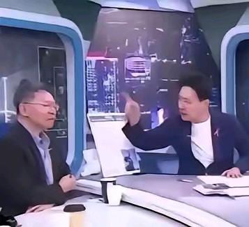 赵少康5月16日在节目中大倒苦水，说大陆网友叫他“黎少康”，结果被沈富雄怒怼，称