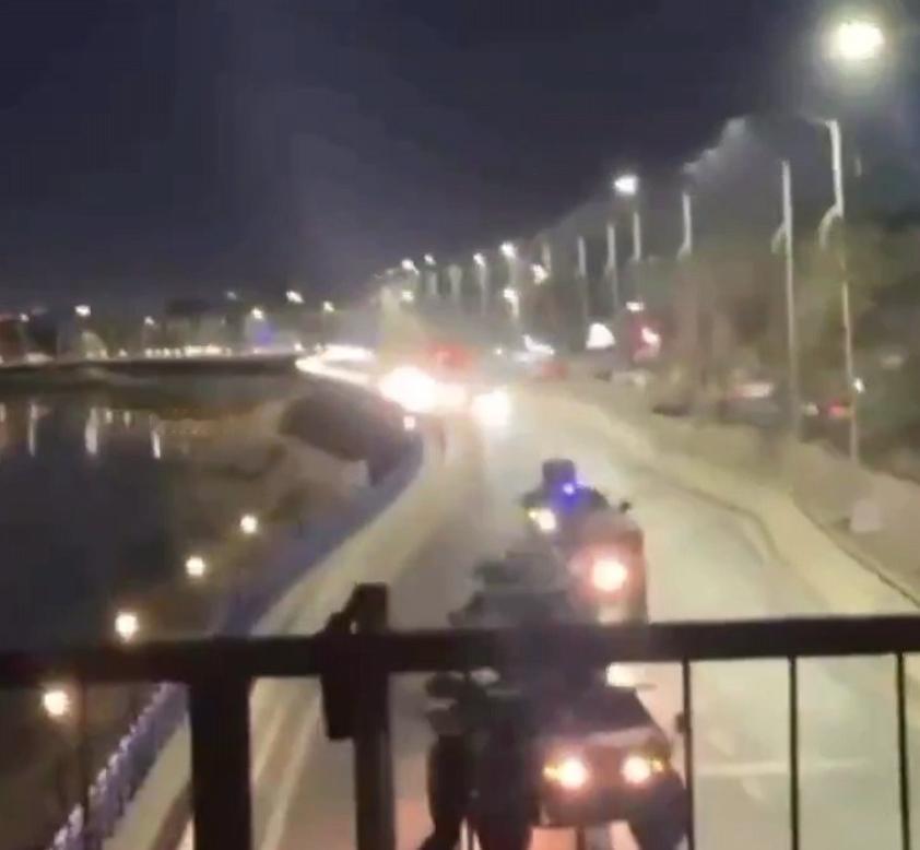 兄弟们，还得是美国仗义！沙特的美国大使馆被炸了之后，美国第一时间想的不是如何