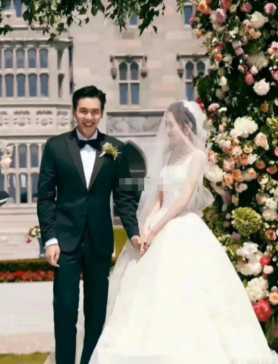 只要这两对不离婚，我还是相信娱乐圈爱情的​​​