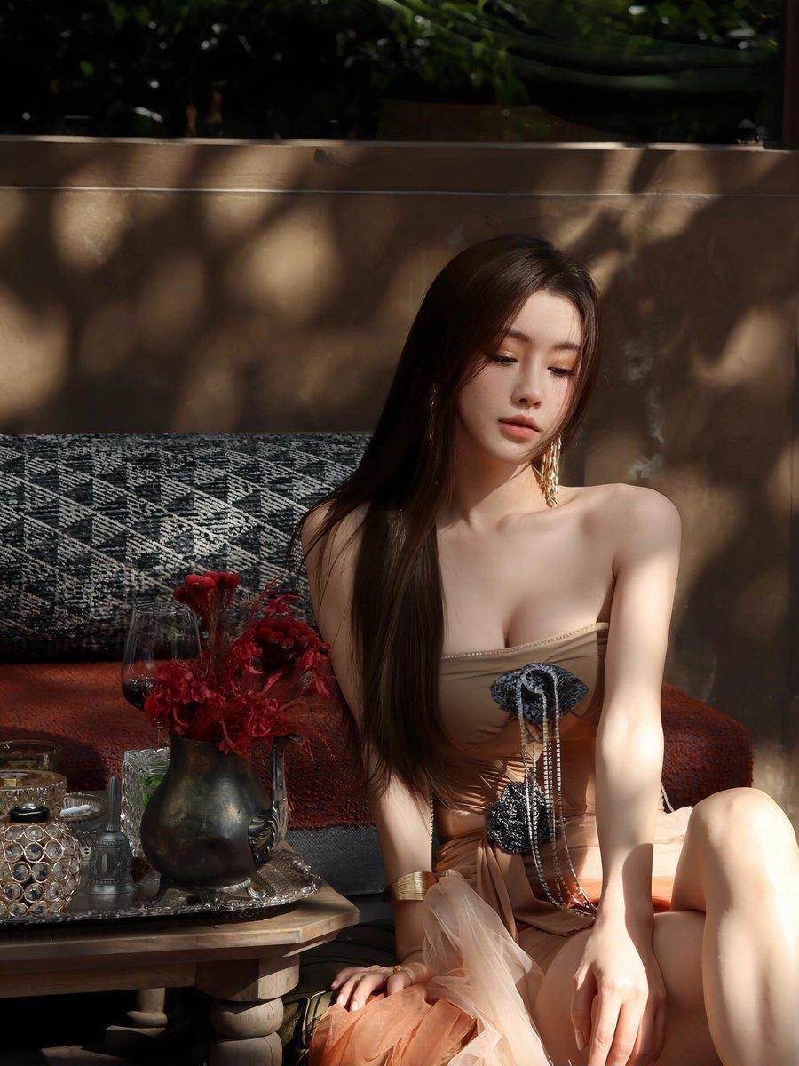 有人说幸福是豪宅豪车，可我觉得，幸福其实就是一句我懂你的默契，和一碗热饭等着你的