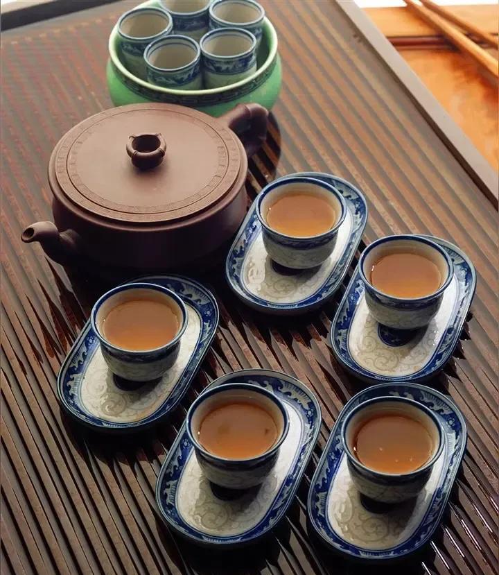 千万要记住，人若有福，天必赐苦；福报越大的人，磨难也越大；没有福报的人，