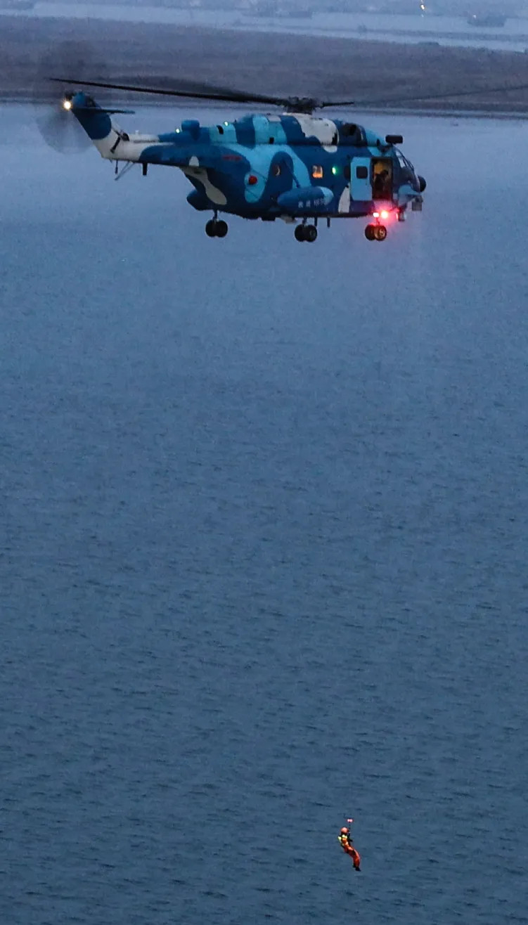 中空运搜直-9、直-8K夜间海上搜救烽火问鼎计划制胜空天