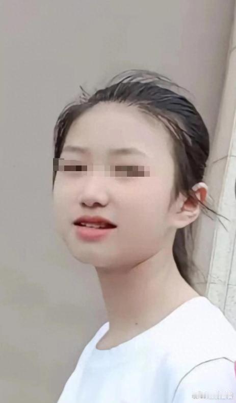 深圳到邵阳的高铁上，王女士攥着手机里没发出去的200块转账，眼泪把屏幕浸得模