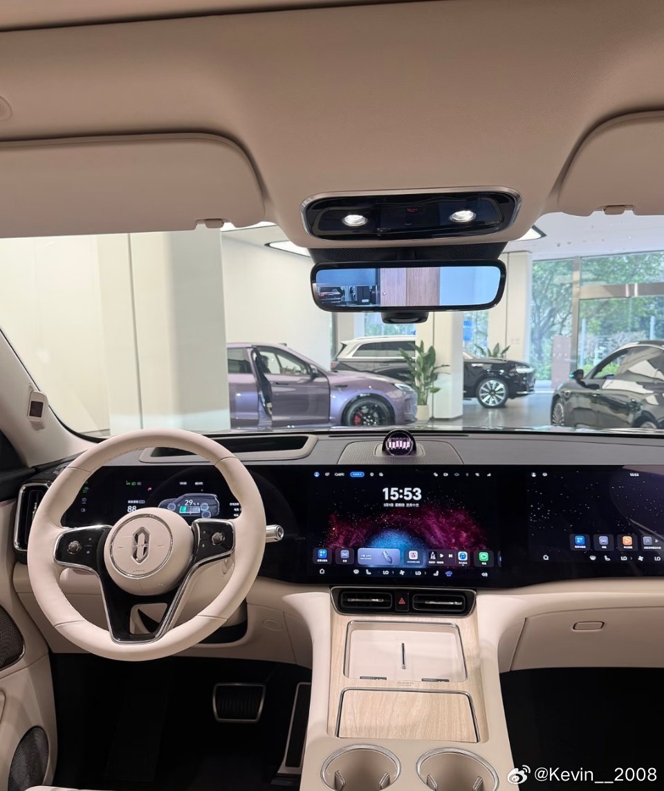 小米SU7和问界这样一对比感觉问界好看太多了