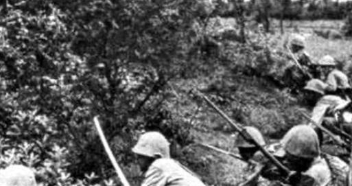 1940年，日军2000兵力趁着过新年，在武家湾包围了2团，团长却下令不准开枪，