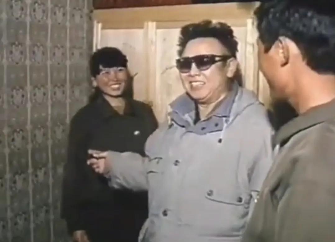 人民性观点1980年1月的一天，伟大领导者金正日同志跟干部们说，要在平壤市修