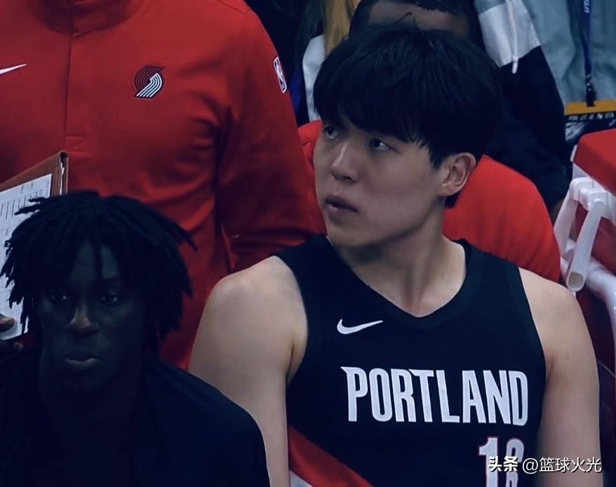 召回又不让打！斯普利特有点刻意了！打完快船的时间是接近夜里11点，回酒店休息