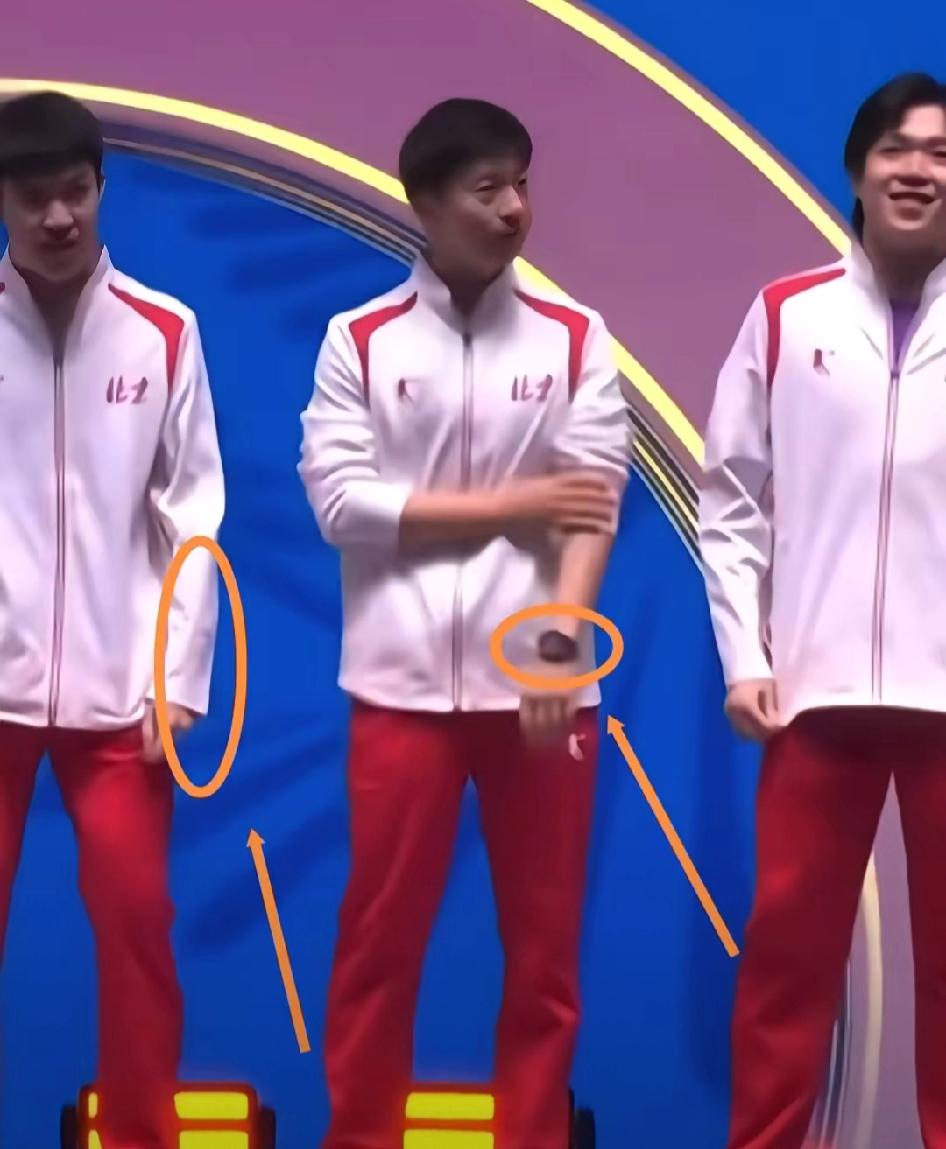 马龙领奖台“心机”火了！卷袖露表不是摆谱，这波职业素养绝了全运会