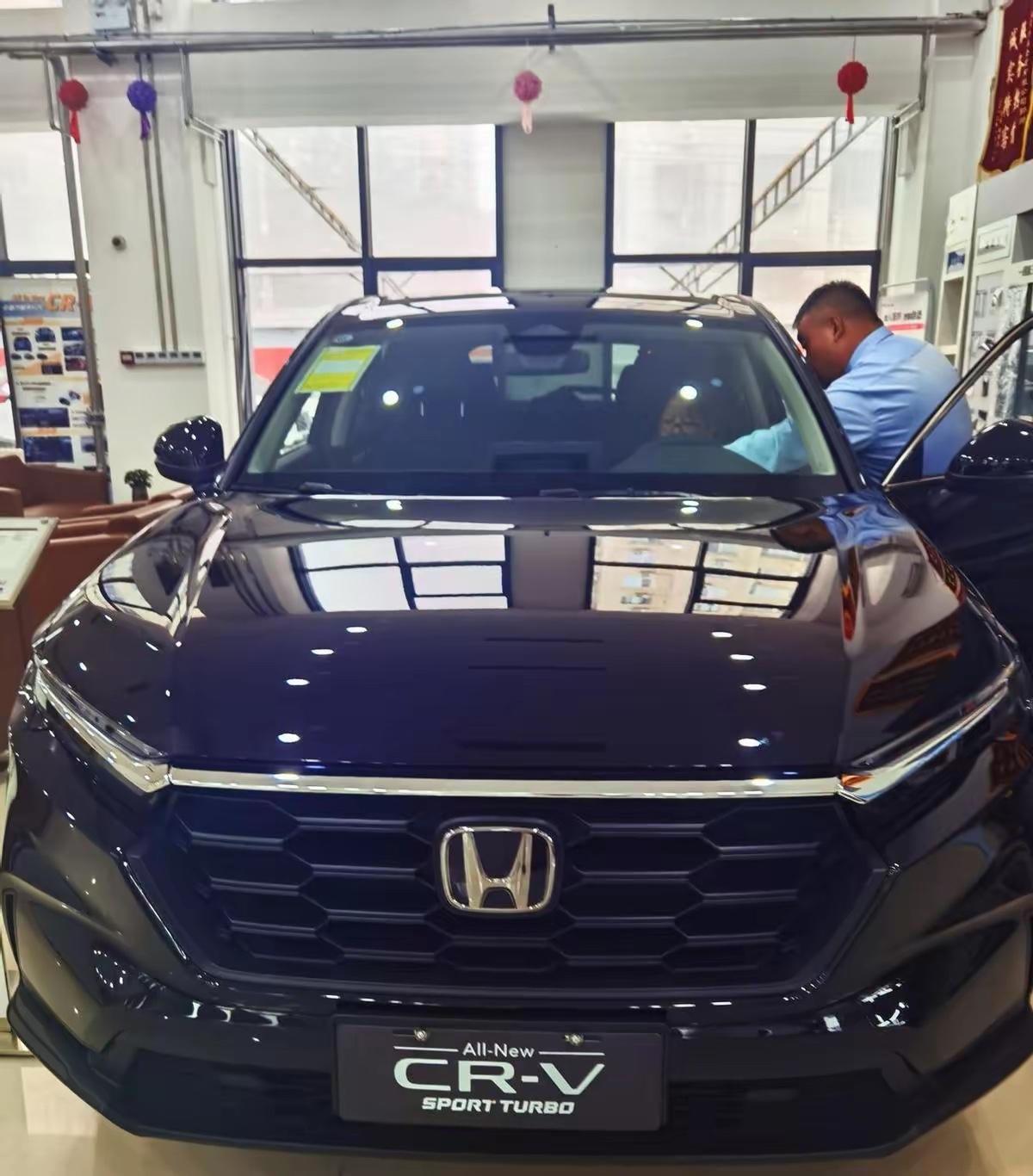 现在大家买车越来越务实，不再盲目追大尺寸，这也是CR-V能反超汉兰达的核心原因。