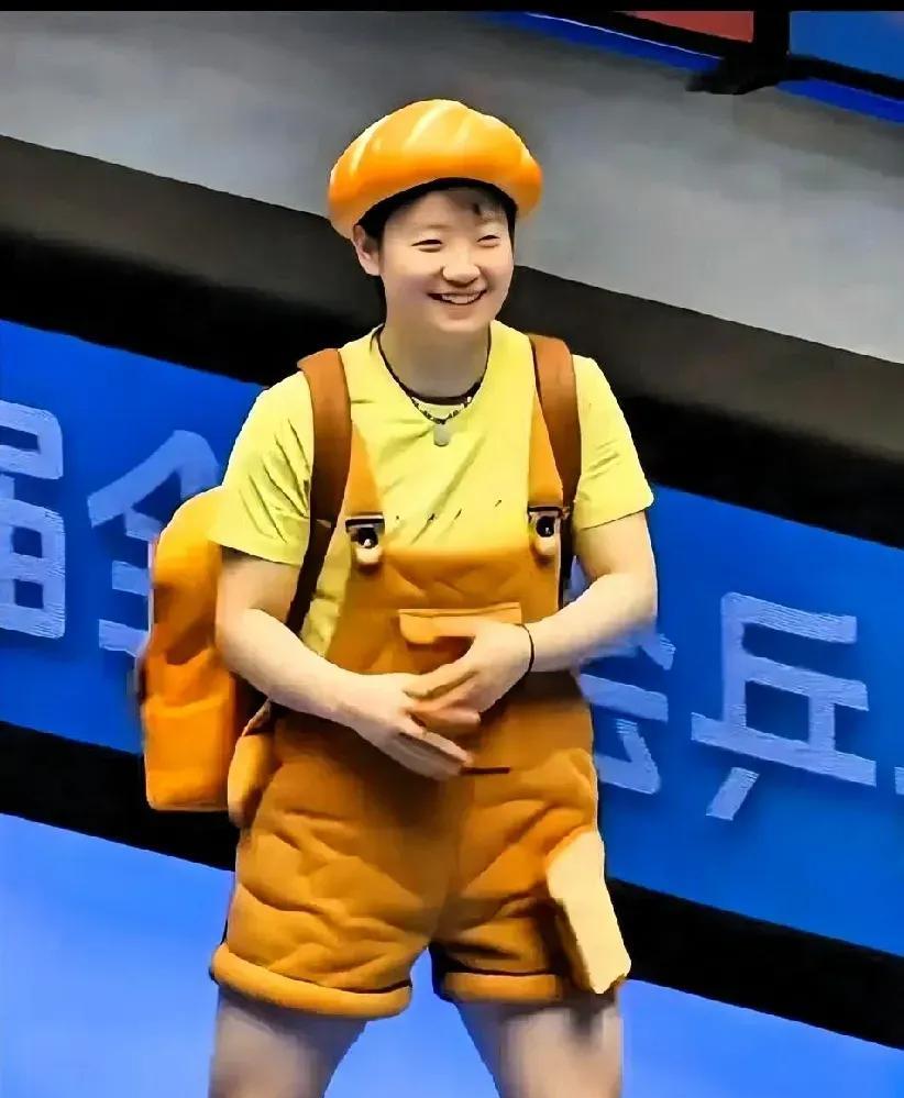 网友们太有才华了，制作了真正的小豆包，太可爱了吧！这身豆包色的装扮，太有范儿