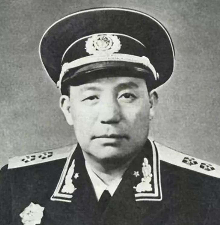 1950年，朝鲜战场，125师擅自撤退，导致数万美军逃走，军长吴瑞林怒道：“若非