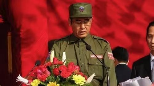 70岁的彭德仁再次当选果敢主席，继续执掌权力五年。首先彭德仁因巩固权力与边境合