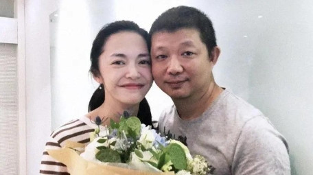 2014年，姚晨刚和曹郁结婚2年，在家收拾东西，突然发现，衣柜里有一张的存折，