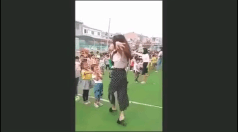 实拍: 看到幼儿园老师这样教小孩做操, 我二话不说给儿子换了间幼儿园