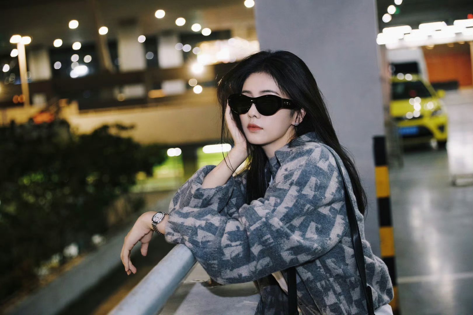 白鹿常华森米兰时装周出发路透俩人居然在机场偶遇同框了🤩​​​