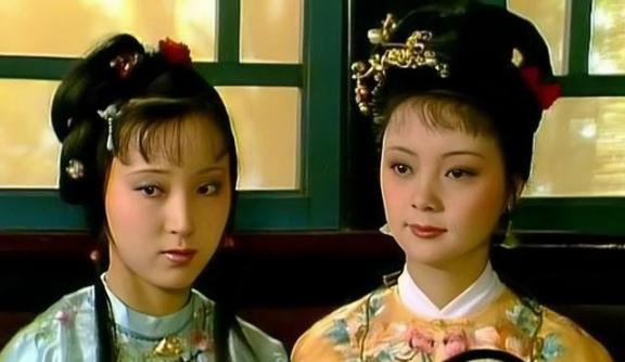 贾元春死后质问母亲为何换掉她中意的弟媳！元妃省亲时，给两位表妹薛宝钗、林黛玉，赐