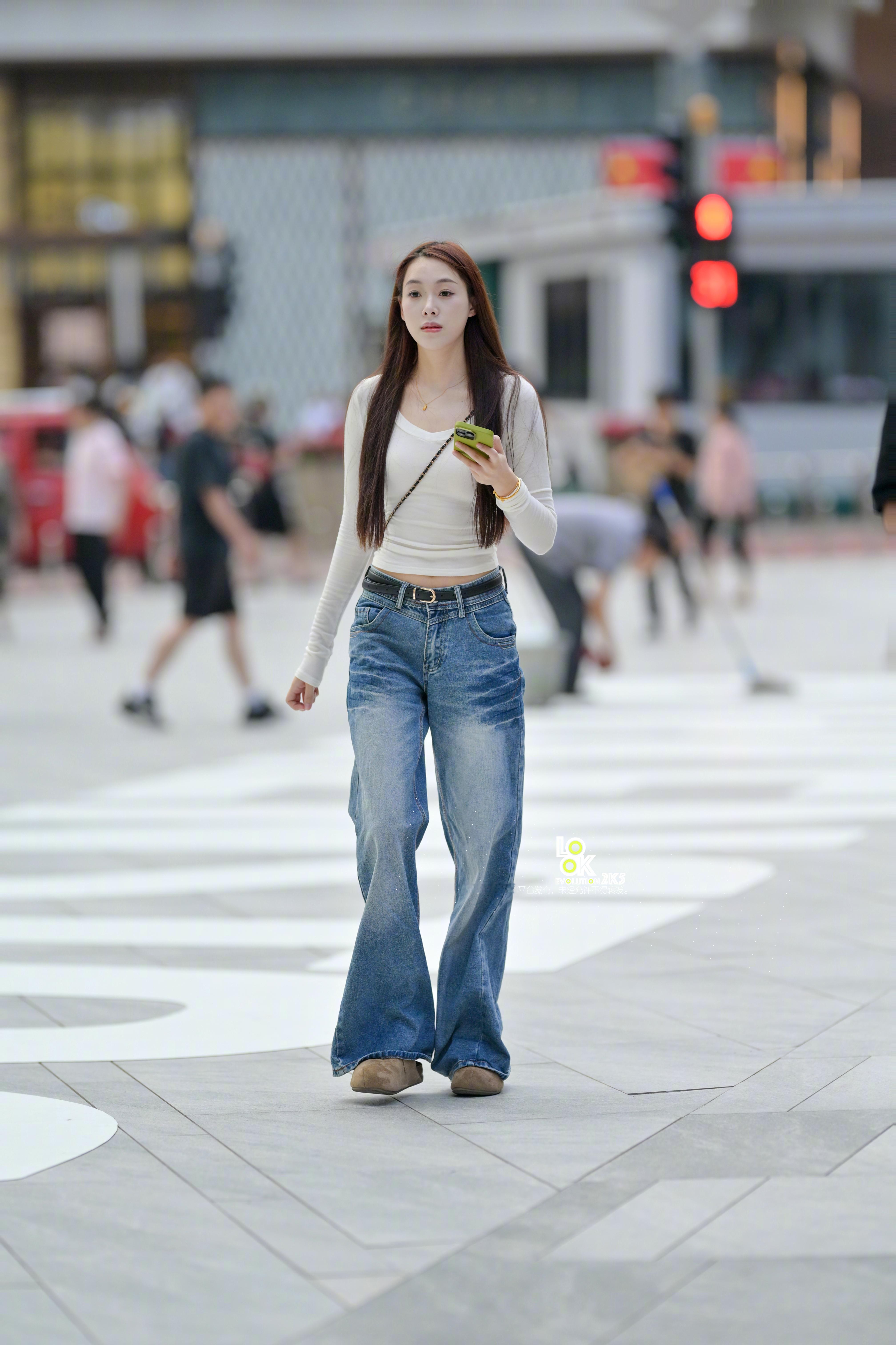 小姐姐穿搭简简单单又特别耐看​​​
