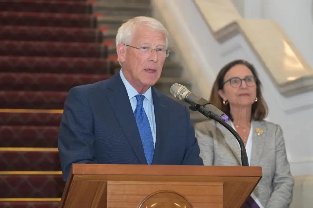 事关解放军军演，美参院军委会主席突然发声：没时间可以浪费了！2026年新年前，解