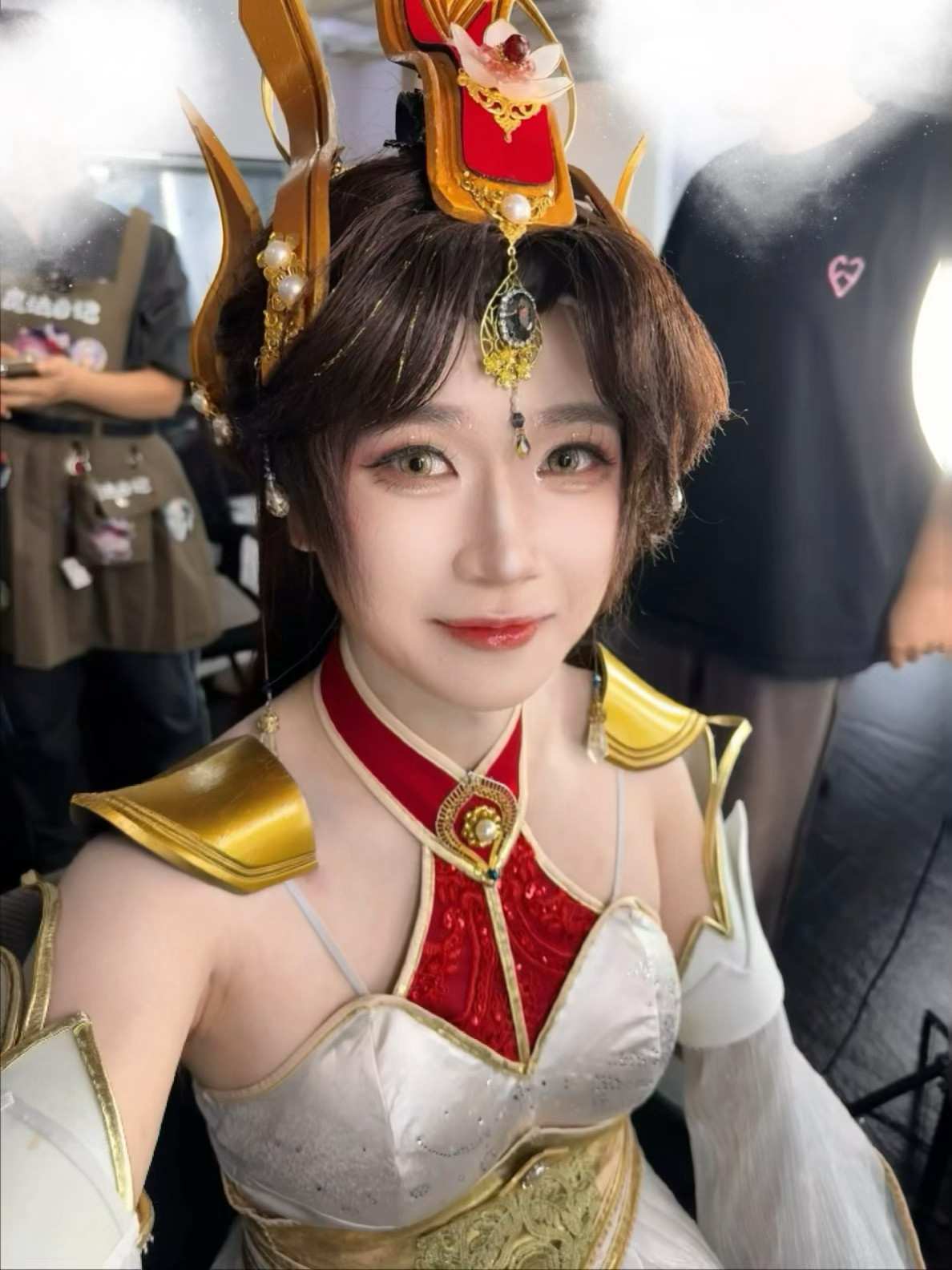 久诚同时cos干将和莫邪轻松绷住久诚
