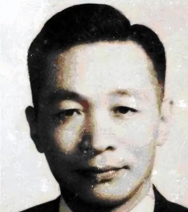 1938年，毛主席的贴身秘书沈之岳，给毛主席递了一支香烟，可毛主席却感觉不对劲，