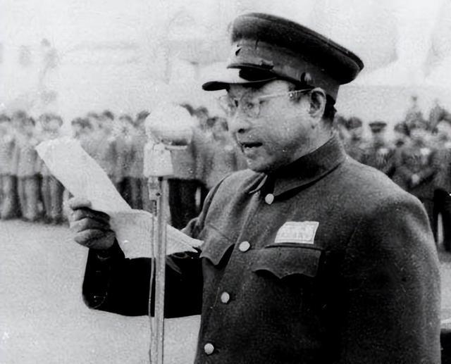 红军改编八路军，干部降级成普遍现象，军团长变师长，军长变旅长，师长变团长，这本是