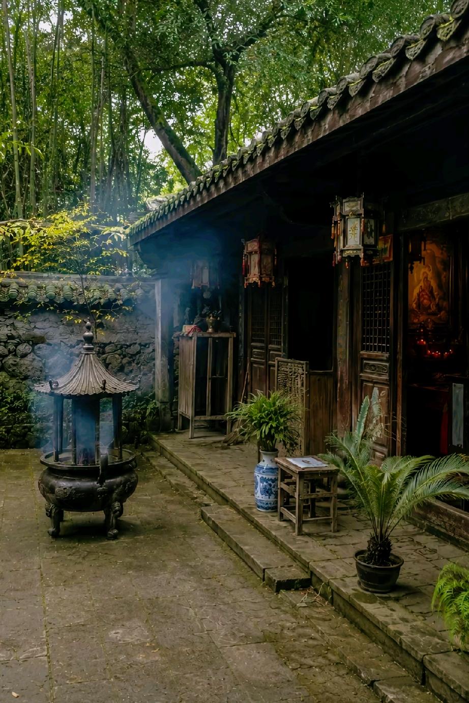 ：）十男九好色，三条男人出门保命的冷知识。其一：出门在外远离陌生女人的主动搭讪