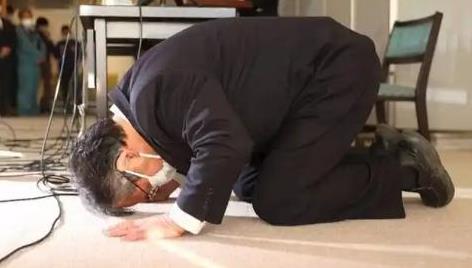 世界上最了解美国的，其实是日本人，只要日本人说老美还能撑，那么美国就还行，只要日