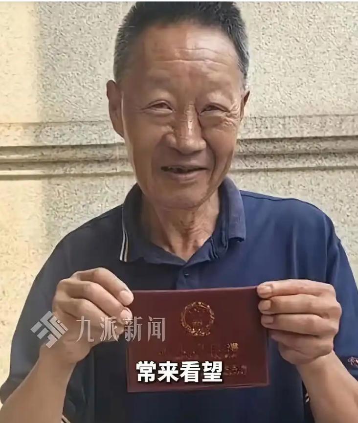 黑龙江哈尔滨，25年前餐馆老板娘收留了一名男子，餐馆倒闭时她随口说了句"帮我看下