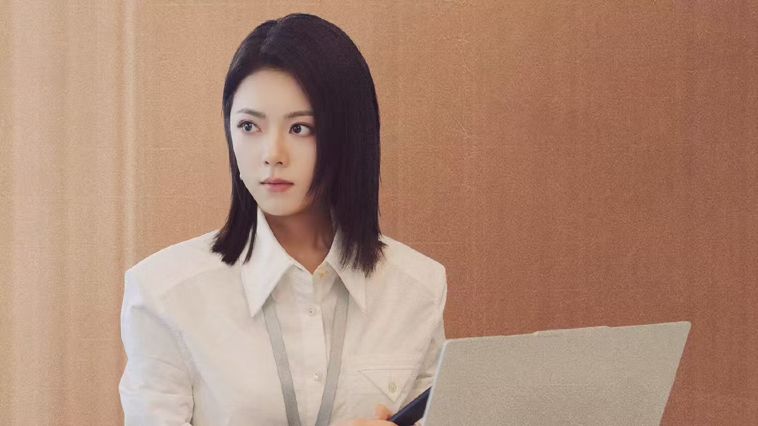 电视剧《无可替代》开播，两大看点引关注由赵今麦、魏大勋主演的都市剧《无可替代》