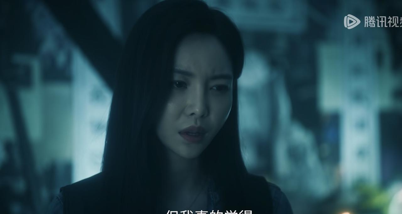 《扫毒风暴》纯男人戏，好几个女性角色对剧情没有任何帮助，反而影响剧情的完整性：