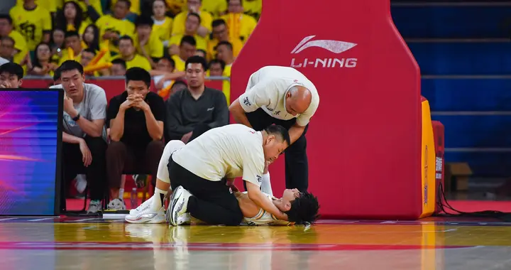 曾凡博养伤恢复的时间会影响他参加亚洲杯或者必须与时间赛跑