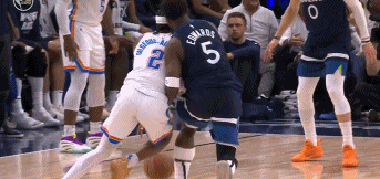亚历山大的哨子又来了……现在NBA的吹罚尺度真是不可思议！这个球很明显是亚历