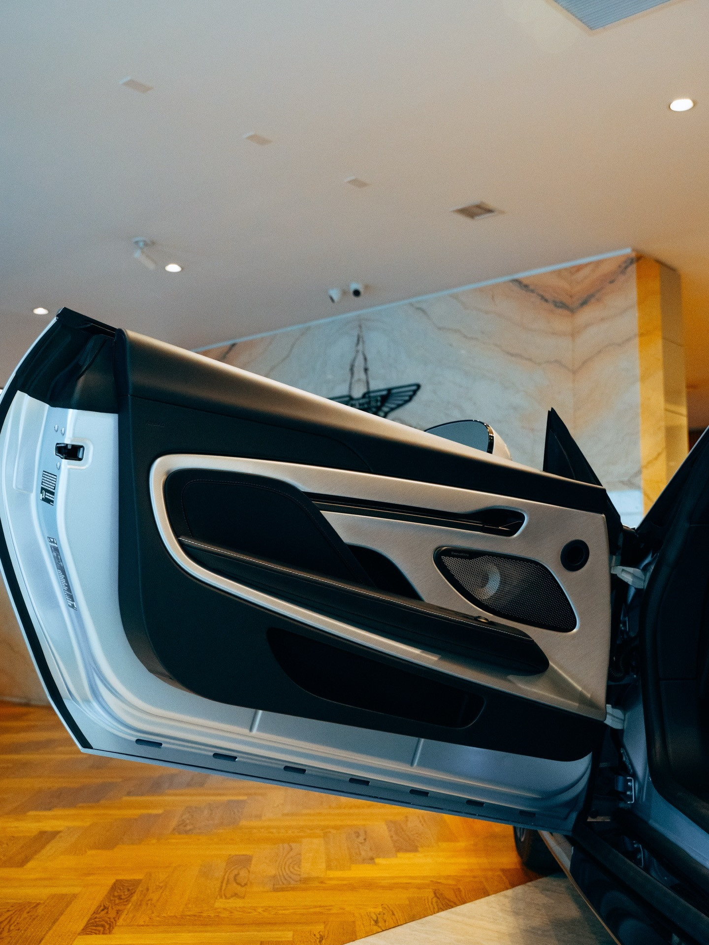 AstonMartinVanquishVolanteastonmartin