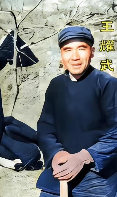 1953年，功德林监狱管理人员接到了一封由原国军中将、东北剿总副总司令范汉杰写的