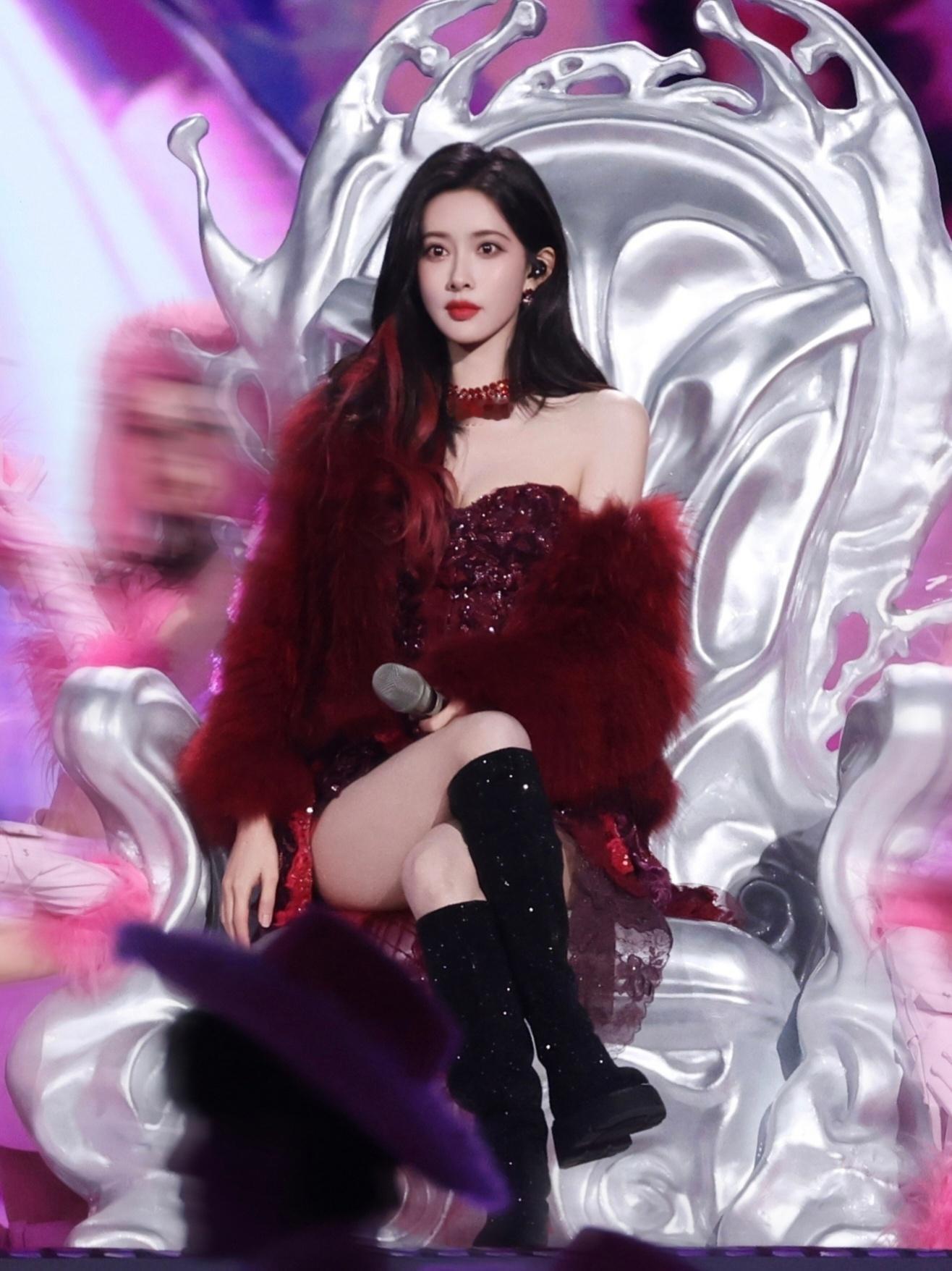 孟子义李昀锐同款睡衣耳罩孟子义湖南卫视跨年演唱会生图，祝大家2026元旦快乐🧧