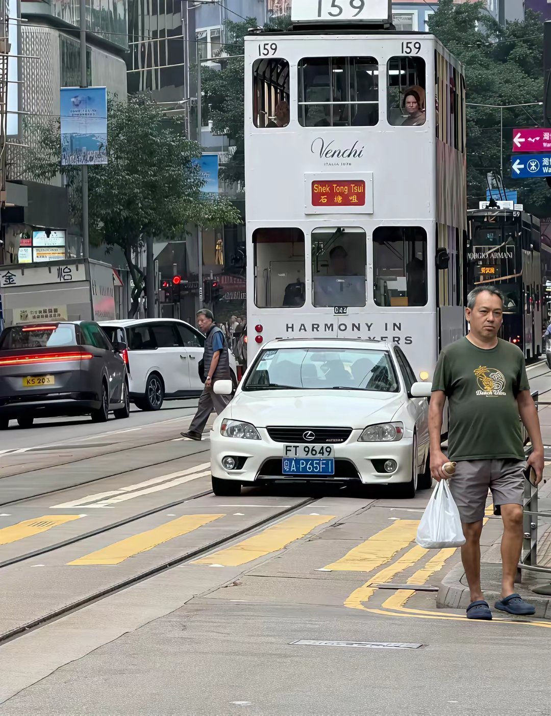 终于把车开到中国香港了🇭🇰经过2个月的时间，终于把车开到了中国香港了。