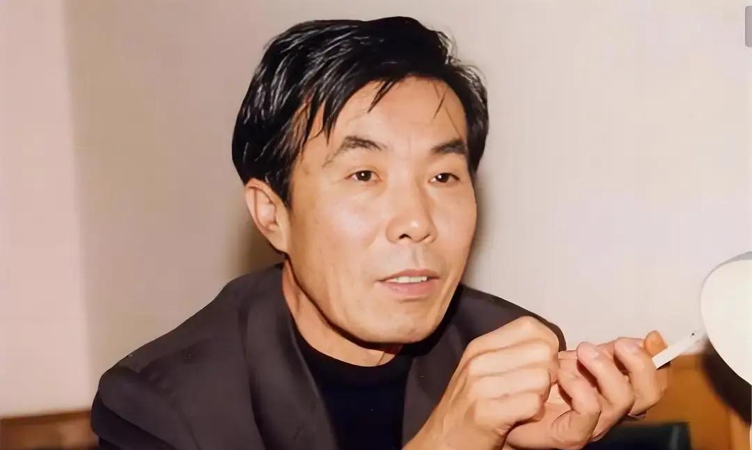 何庆魁炮轰二人转演员直播炫富，矛头直指闫学晶？老艺术家的体面，难道真被直播间的