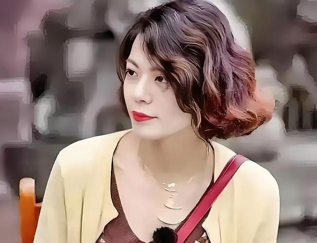 陈果教授曾言：“没有任何一个男人会在自己深爱、敬重的女人面前，变得敷衍、冷漠、