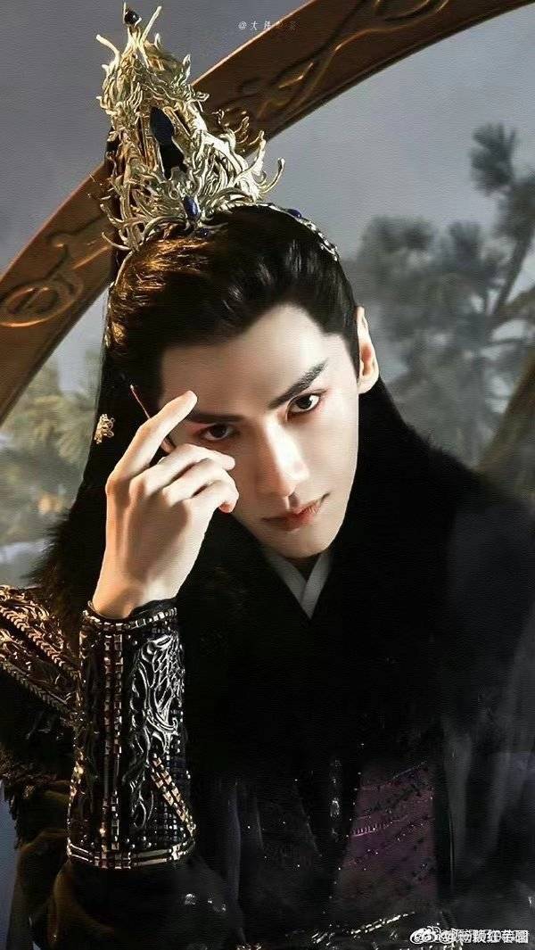 罗云熙长月烬明开播三周年啦！全球烬化！一番大男主扛剧伟大