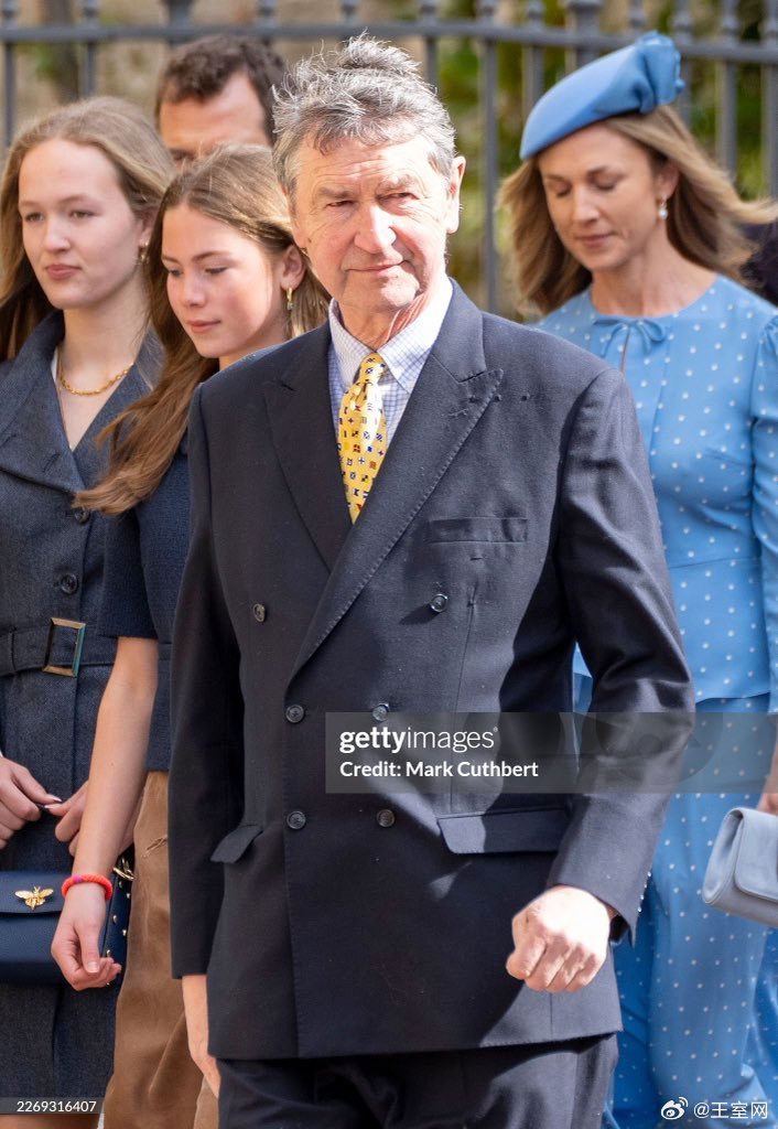 英国王室🇬🇧4月5日，安妮公主的准儿媳妇哈丽特和前夫的女儿乔治娜首次出席在