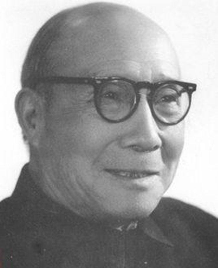 1974年，国庆节前，被关在秦城监狱的屈武，突然收到了毛主席的邀请：“来北京人民