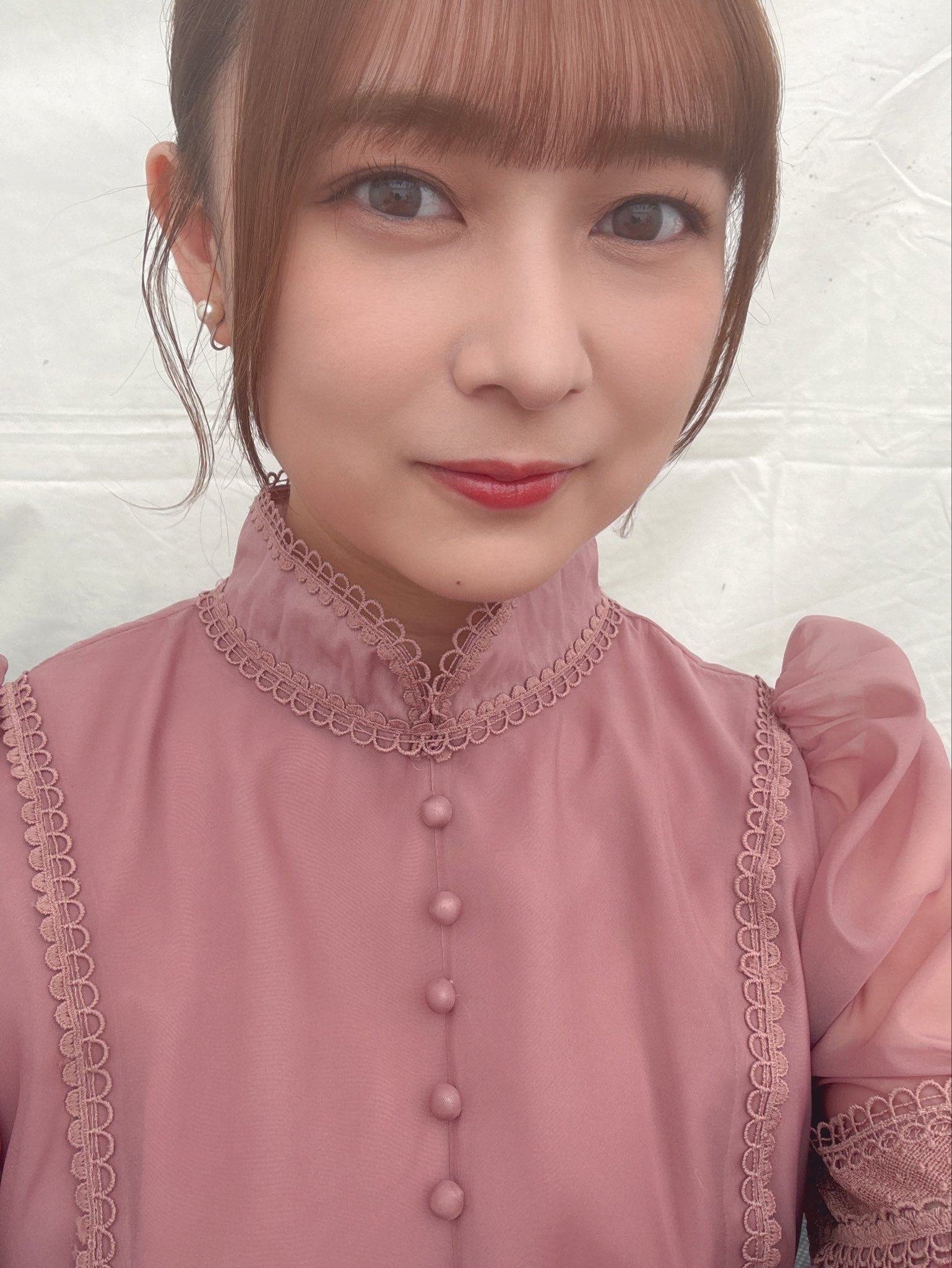 鈴木絢音「あきたの大収穫祭楽しい〜♡今日明日、秋田駅前でお待ちしてます🌾