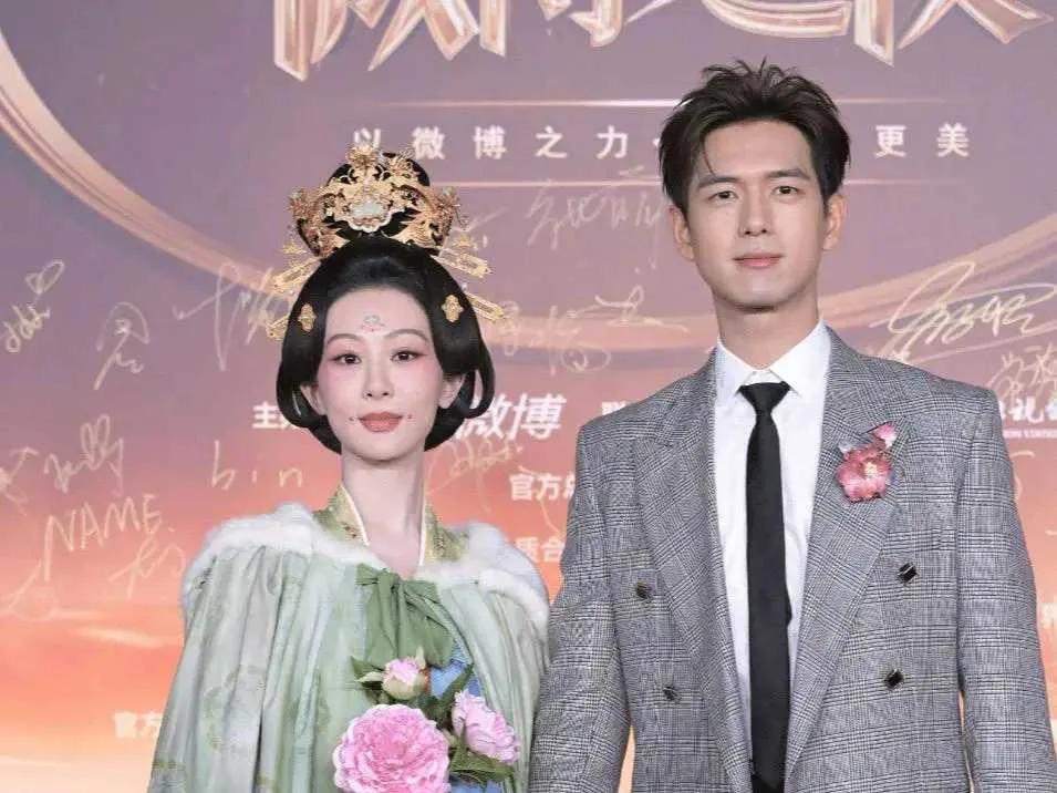 娱乐圈CP甜蜜官宣，假戏真做爱意浓娱乐圈又爆甜蜜喜讯！一对备受瞩目的CP假戏