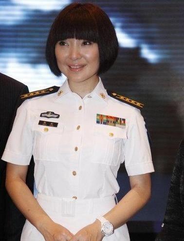 2013年8月，歌手陈红的丈夫李军闯进了前凤凰卫视主持人沈星的家，只因为他怀疑沈