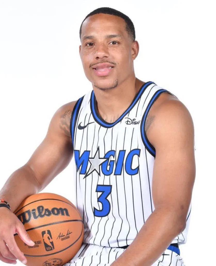 魔术怎么得到他的？4个首轮啊，魔术肠子都悔青了吧。在近三场比赛中贝恩场均出战23