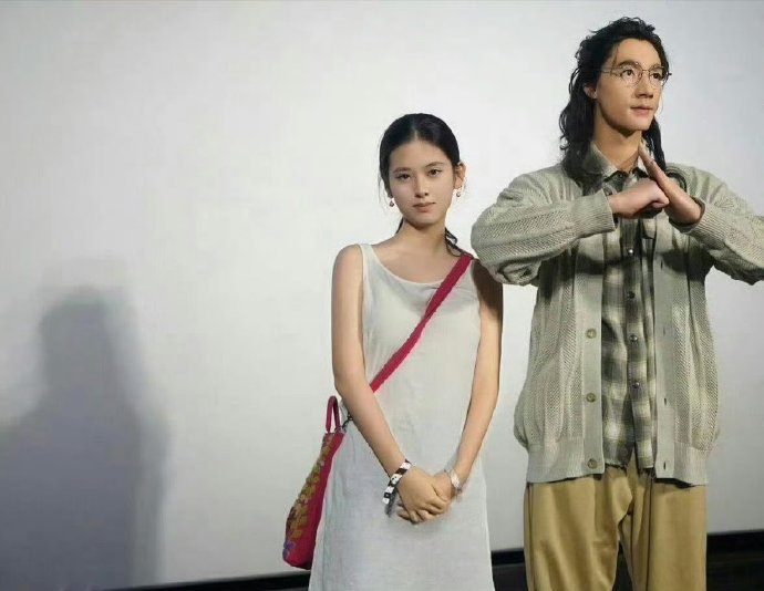 这个女生这么眼熟是谁啊，眼睛好像会说话，看着挺灵动的​​​