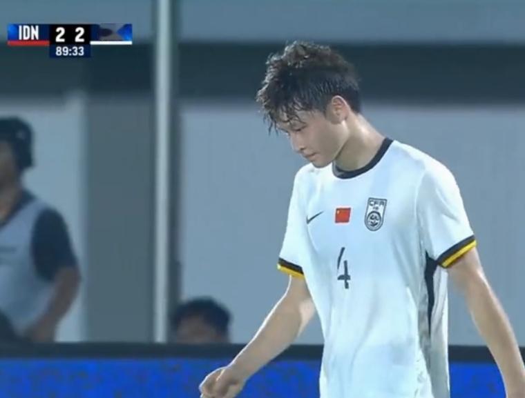 二番较量，输球后，印尼队主教练这次情绪很稳定，看来已经认清了自己的实力和地位。